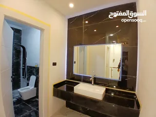  5 منزل دوبلكس ثلاث طوابق للبيع
