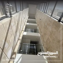  23 طابق ثاني قرب بنك الاتحاد في طريق المطار النخيل