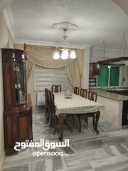  12 شقة أرضية للبيع في ابو نصير 240م مع مدخل مستقل وكراجين وتشطيبات فاخرة وفرش جديد بسعر مميز و اطلالة