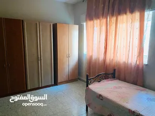  1 غرفة شاغرة في سكن للبنات