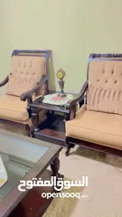  2 طاولات للبيع بحاله جيدة
