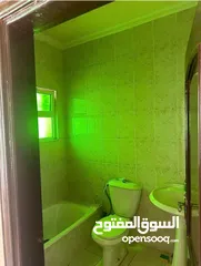  6 شقة فارغة للايجار في شارع الجامعة 240