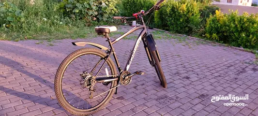  2 Bicycle Schwinn 700c Glenwood / دراجة هوائية أمريكي شوين, مع قطع وحمالة سيارة