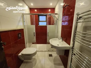  14 شقة فارغة للبيع في دير غبار  ref : 14242