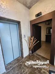  20 شقة فارغة للبيع في حي الصحابة - ref : 14577