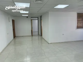  4 مكتب واسع وسط مدينة رام الله للايجار