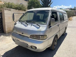  2 باص هونداي H100 2001 مع الرقم