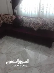  3 طقم كنب كورنر شبه جديد استعمال خفيف مع طقم طاولات سيرفيس