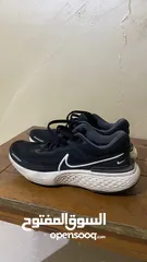  3 Nike Invincible Run 1 Black