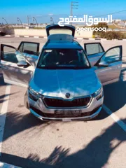  4 سياره سكودا كميك للبيع لون رمادي