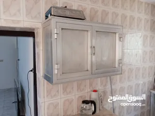  7 مطبخ المنيوم قديم و لكن بحالة جيده للبيع