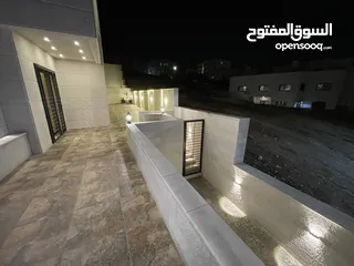  2 شقة ارضية بمواصفات مميزة بمساحة 150م+100م ترس خارجي في ابو السوس البيادر بالقرب من دوار الدفاع المدن