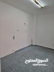  1 مكتب بالخلو او مخزن