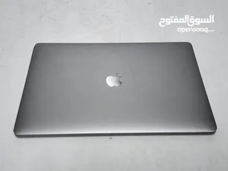  4 Apple MacBook Pro