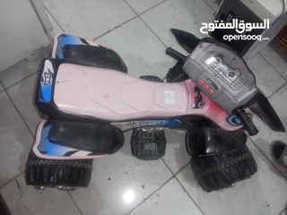 6 سيارة شحن فخمة جدا بحاجة لشاحن بحالة ممتازة موجودة في الزرقاء الجديدة للبيع