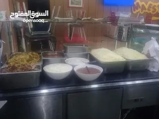  1 اسطى بيتزا بدرجة مديد معم.  تونسي