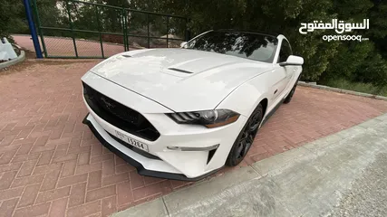  12 Ford Mustang GT 2019 V8 Engine