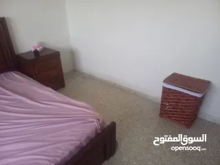  5 غرفة نوم أمريكي كامل بحالة ممتازه.... للتواصل