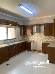  15 شقة فارغة للبيع او للإيجار في حي الصحابة - ref: 14582