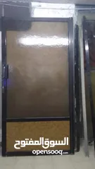  1 باب المنيه ثقيل  قزاز مشبك  سحاب  طول مترين عرضه متر  جديد استعمال خفيف للبيع بسعر لقطه 50دينار  الل