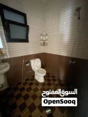  5 فرصة استثمارية للبيع مبنى من طابقين جديد في المالكية