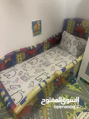  4 سرير اطفال مع مرتبه جديده ودولاب للبيع