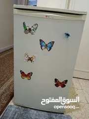 1 ثلاجة LG مكتبية بحالة ممتازة