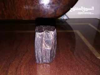  5 =حجر =نايزيك 29 جرام=يعرفه الخبراء =السعر 1500دينار =اعرضه للبيع=أو للبدل مع فضه أو ذهب؟