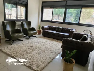  4 طقم كنب جلد مميز لغرفة الضيوف