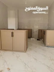  6 شقه للايجار