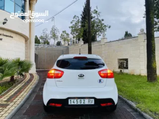  4 كيا برايد فل اوتماتك 2015  بحالة الشركة ترخيص وتأمين شامل  الله يبارك لصاحب النصيب..