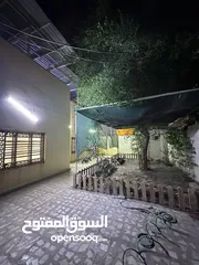  1 دار تجاري للايجار في منطقة حي صنعاء بمساحة 300 متر