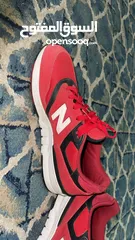  2 للبيع جوتي new balance اصلي استعمال قليل مقاس 42.5