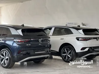  2 VW ID4 CROZZ PRO 2024 PIANO BLACK أبيضّ لؤلؤي