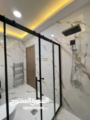  27 شقة ارضية/ 175م تدفئة مركزية راكبة تعمل على الغاز/ ترس امامي واسع/ موقع مميز