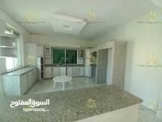  12 شقة فارغة للايجار في اجمل مواقع دابوق 2 نوم طابق اول من فيلا مع اطلالة مميزة