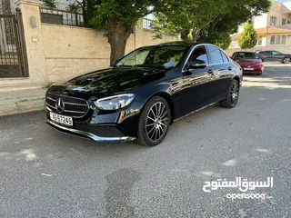  15 مرسيدس E200 افنجارد موديل 2021 لون اسود وارد وصيانه الوكاله فحص كامل فل كامل مع فتحه