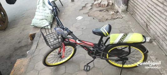  1 دراجه اطفال للبيع بحاله ممتازه استعمال 6 اشهر فقط مقاس 20 هاتفيا  أو