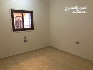  4 شقة للإيجار في حي الجامعة تشطيب سوبر لوكس