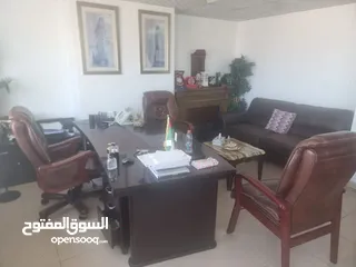  22 لليع المستعجل - أثاث مكتبي فاخر في أبوظبي - ومعدات كوفي شوب