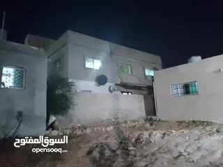  4 " إعلان مميز !! سعر حصري من المالك مباشرة  !! للبيع - دونم أرض مفروز ومستقل، علي