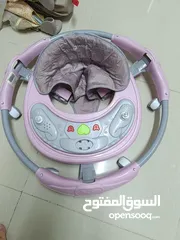  9 تخت بيبي نظيف جدا قابل للطي مثل ما هو وضح بالصور  عربايه مشي للاطفال تفتح وتسكر بحاله جيده جدا
