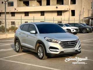  4 هونداي توسان/2017  فل بدون فتحة سقف 4x4