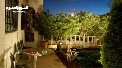  15 شقة فاخرة ومميزة لايجار عبدون ارضية 300م مدخل مستقل كراج مستقل حديقة
