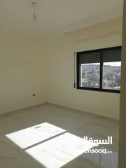  9 شقه تشطيب جديد2نوم مع ماستر2حمام صاله صالون مطبخ بلكون موقع مميز/يوجداسكان يتوفر به شقق أخرى للايجار