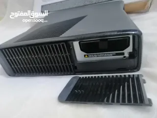  2 لعبة اكس بوكس xbox 360 بباكيتها لكن مستعمل  مع كامل ملحقاتها