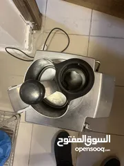  2 ماكنة تقطيع نوع (robot coup CL) فرنسية الصنع بطاطا و خضار و أجبان للمصانع و فنادق و مشاريع كيترنج.