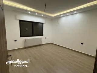  6 شقة طابق اخير مع رووف بمساحة داخلية 230م في طريق المطار - البنيات
