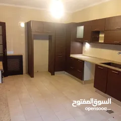  6 خلدا ـ شقه ارضيه فارغه للايجار ـ 200 متر داخلي  200 متر خارجي + حديقه مشجره - كراج خاص
