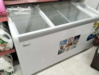  2 ماكنة مشروبات ساخنة مع طاولة+ثلاجة مجمدات شبه جديد
